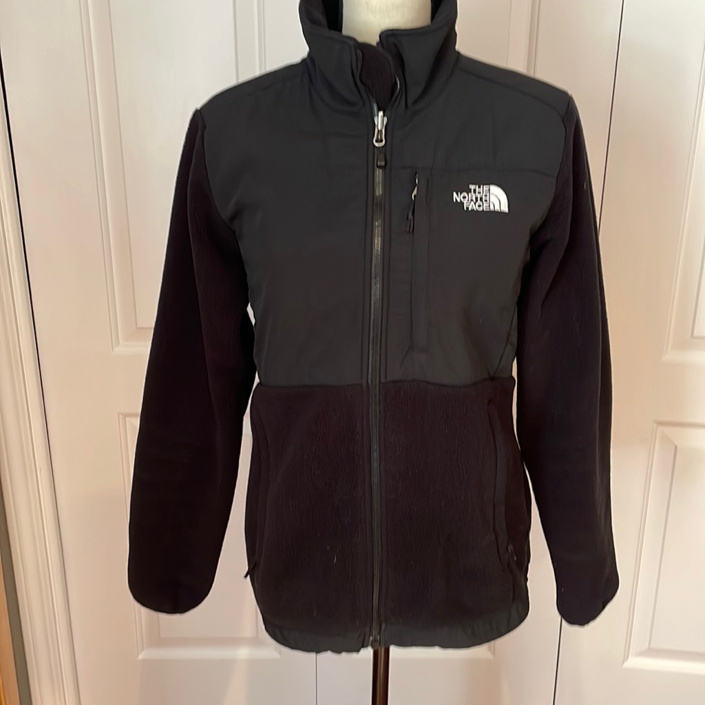The North Face Black Denali Jacket, Size Medium